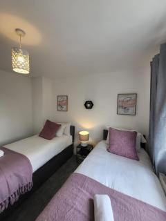 Emerald House - Luton - 8