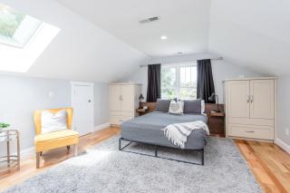 Old Lytle Cove Rd - Upper Unit - 4