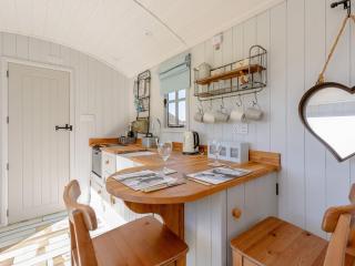 The Hut At Hole Farm - Alderbury - 8