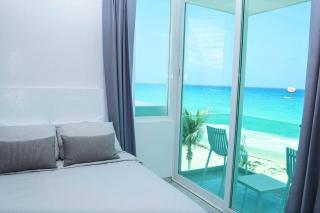 Exclusive studio on the beach, minimalist, gym, pool, jacuzzi, balcony - 9