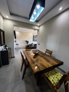 Moderne, lumineux & spacieux avec balcon -Central -Wifi-Smart TV-Clim - 2