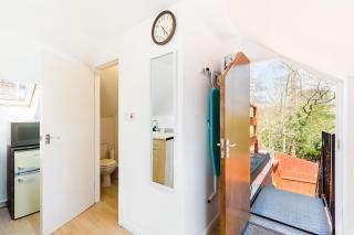 Solihull Studio by HS2 & NEC with SuperKing bed or 2 Single Beds plus Parking - Birmingham Contractor Stays - 1