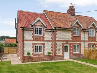 Sea Lavender Cottage-Uk11930 - 9