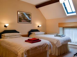 Stoke Court Farm Barn - - 9