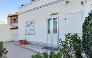 Beautiful Home In Siracusa With Kitchen - 4