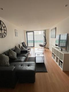SECC&HYDRO BeAUTIFUL 2BR APARTMENT WITH FREE PARKING - 8