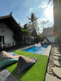 Black & White Cottages - Gili Trawangan - 0