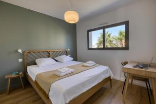 SOUTH-OF-FRANCE Magnifique T5 avec CLIM, terrasse 30 m2 vue sur mer et barbecue, parking, 40m de la plage - 2