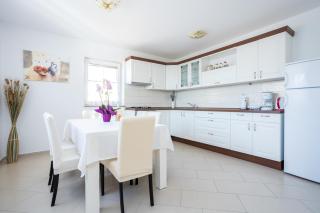 Apartmani Sandra Malinska - Sveti Vid-Miholjice - 3