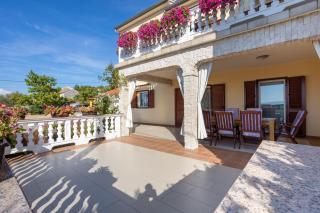 Apartmani Sandra Malinska - Sveti Vid-Miholjice - 1