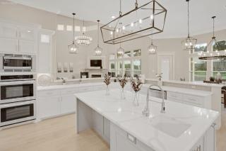 Newly Built Stylish Retreat with Designer Kitchen - Near Park & Beach - Corpus Christi - 5