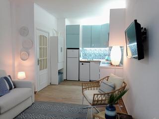 Casino Blu: 50m to beach, in town center (fast Wi-Fi) - 3