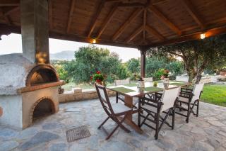 Villa Manoutsio - Traditional Cottage Among Olive Trees 500m from Sandy Beach - 1