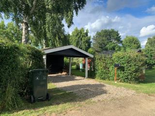 Spacey and charming cabin 300 m. from beach - Tjørneholm - 1