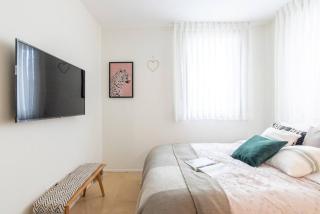 Chic Neve Tzedek 3BR & PARKING with Spacious Terrace - By BerryStays - Tel Aviv - 3