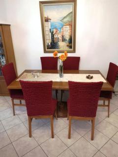 Alex’ s apartment - 6