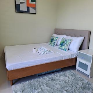 Brenthill Condo Suite - 6