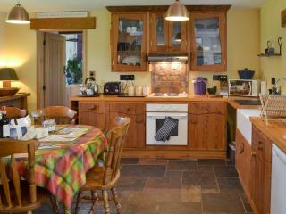 Hen Dy Goits - Llangadwaladr - 1