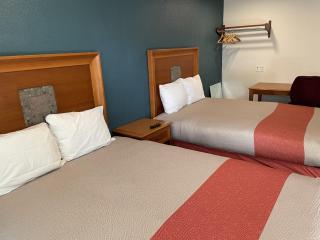 Town Place Studio Apartment - Snyder - 4