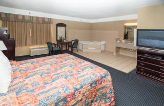 Days Inn & Suites by Wyndham Artesia - Artesia - 1