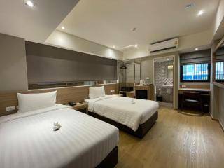 Almas Hotel Bangkok - 4