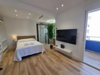 PRECIOSO APARTAMENTO en el CENTRO con TERRAZA - Torremolinos - 0