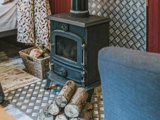 Goosewing Hut-Qu7072 - Melton Constable - 4