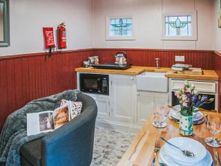 Goosewing Hut-Qu7072 - Melton Constable - 3