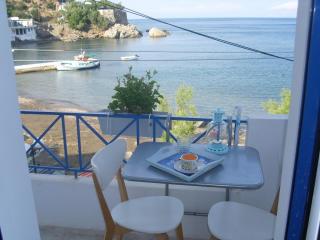 Alkistis Cozy By The Beach Apt In Ikaria Island, Therma 1st Floor - 0