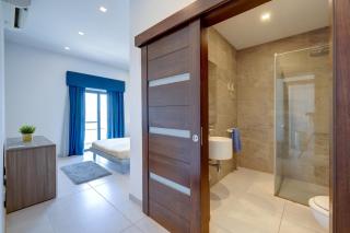 Seaview Apartment Top Location in Sliema - Sliema - 1