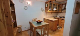 Seaside gem, 3 ensuites, beach & town centre - 9
