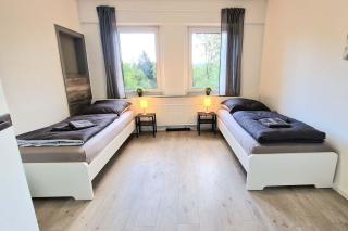Modern 6-Bedroom Apartment with Rooftop Terrace, free Wi-Fi and Parking- MND01 - Menden - 9