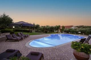 Lefkothea Villas with Large Pool, BBQ & Playground - Adelianos Kampos - 9