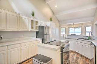 Gilbert Lakefront Retreat with Private Dock! - 1