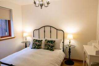 Luss Cottages at Glenview - 4