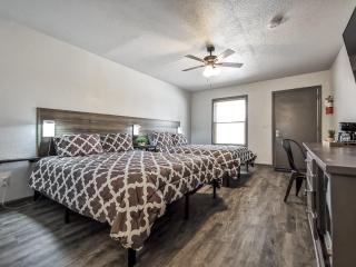Valley Cabins Double Queen Hotel Room - - 7