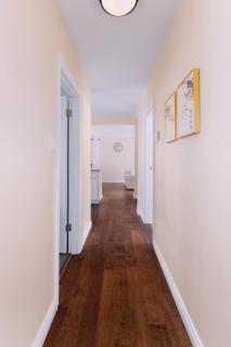 LOVELY 3 bedroom PORT MOODY spacious home 6 people free parking - 1