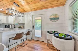 Broken Bow Retreat with Large Yard and Fire Pit! - 2