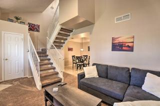 Near Parks and Golf Gilbert Townhome with Pool Access - Gilbert - 6
