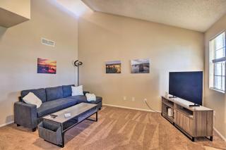 Near Parks and Golf Gilbert Townhome with Pool Access - Gilbert - 7