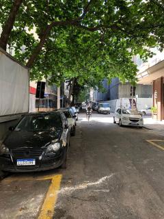 Studio em Copacabana a 65 metros da praia, posto 5 - 8