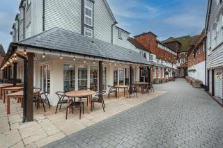 The White Horse Hotel, Romsey, Hampshire - The Coaching Inn Group - 7
