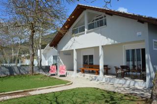 Belíssima Casa - Pé na areia - Bombinhas - Canto Grande - Bombinhas - 4