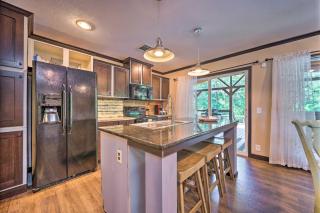 Pet-Friendly Home with Deck in Broken Bow! - 3