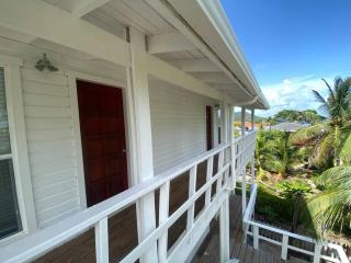 Ocean Breeze Villa Rentals - Oak Ridge - 8