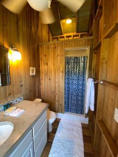 Ocean Breeze Villa Rentals - Oak Ridge - 2
