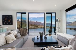 Luxury Lake View Retreat with Hot Tub - 8