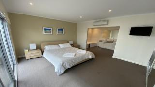 Waves at Jurien, Villa 3 - 5
