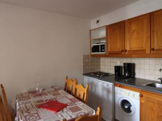 Appartement cosy, 5 pers, centre village, proche pistes, balcon, parking, WIFI, draps inclus - FR-1-508-52 - Lanslevillard - 9
