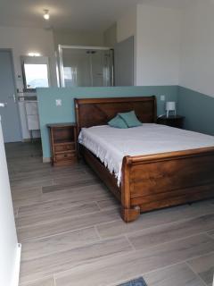 Chambre vue lac av piscine - Prunières - 4